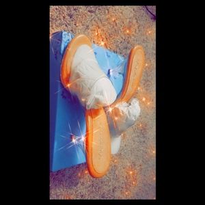 Woman's Belle Sandals